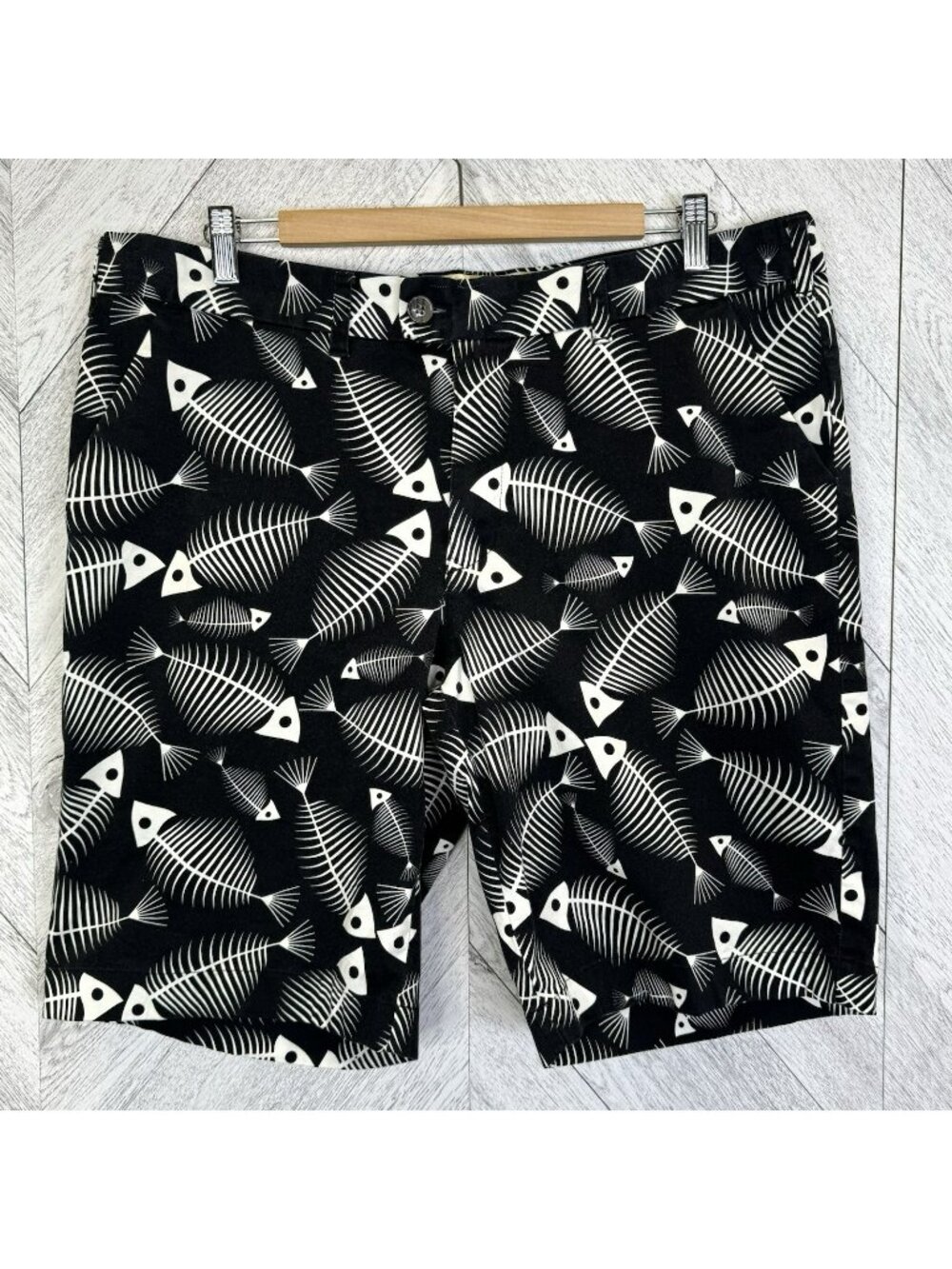 Loudmouth Golf Fishbone Shorts Mens Size 38 Black Fish Skeleton Flat Front 10"